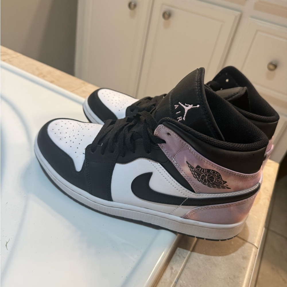 Air Jordan 1 Sneakers